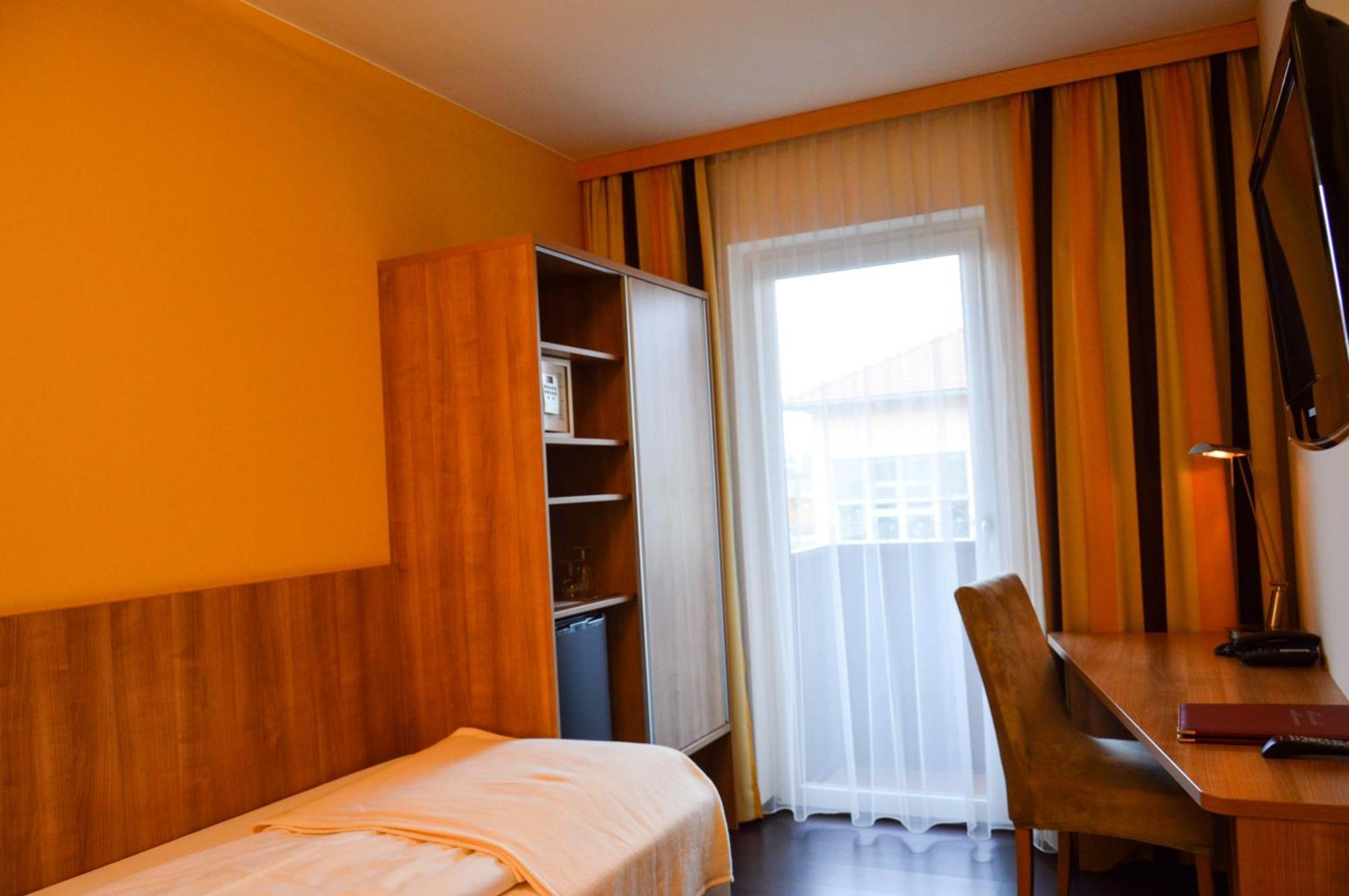 Hotel Roemerhof Tulln An Der Donau Exteriör bild
